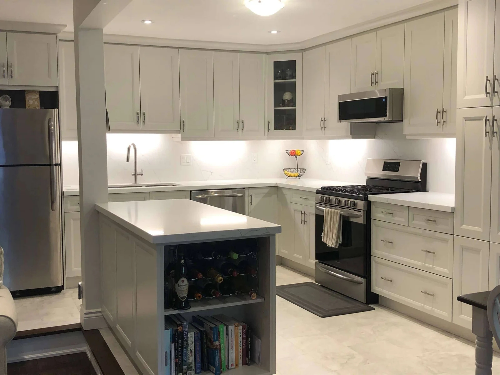 Soft White Shaker with Wine-Rack Island