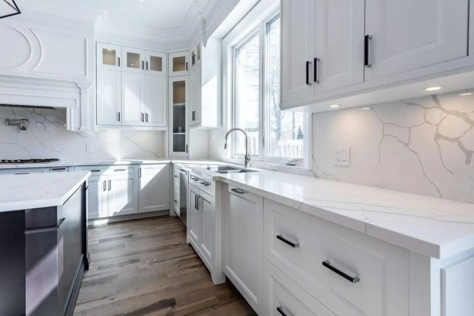 Classic White Kitchen with Quartz Waterfall